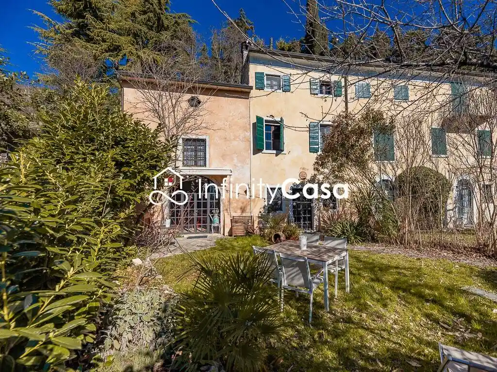 Rustico - Casale in vendita a Caprino Veronese