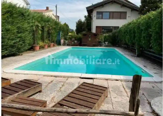 Casa indipendente in vendita a Mantova