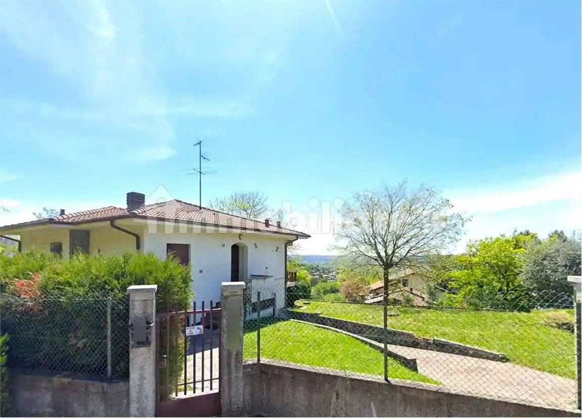 Villa in vendita a Proserpio