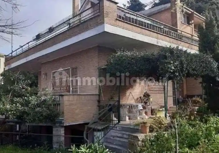 Villa in vendita a Albano Laziale