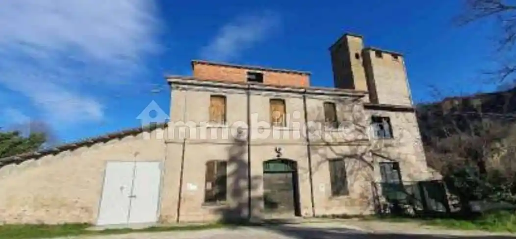 Palazzo - Stabile in vendita a Castrocaro Terme e Terra del Sole