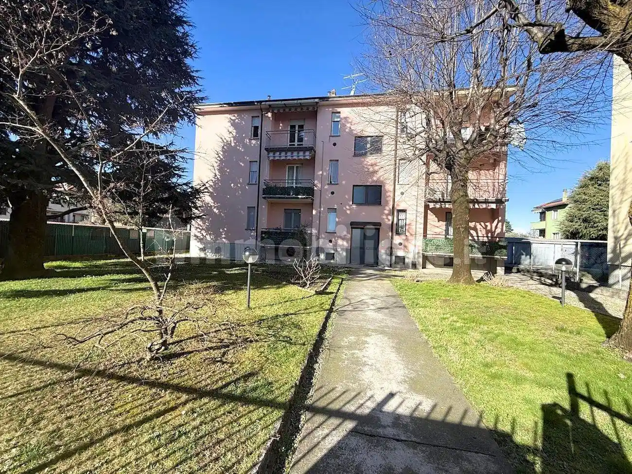 Appartamento in vendita a Villasanta