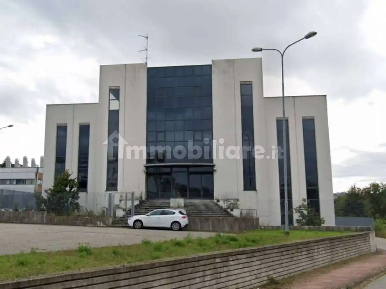 Palazzo - Edificio in vendita a Valenza