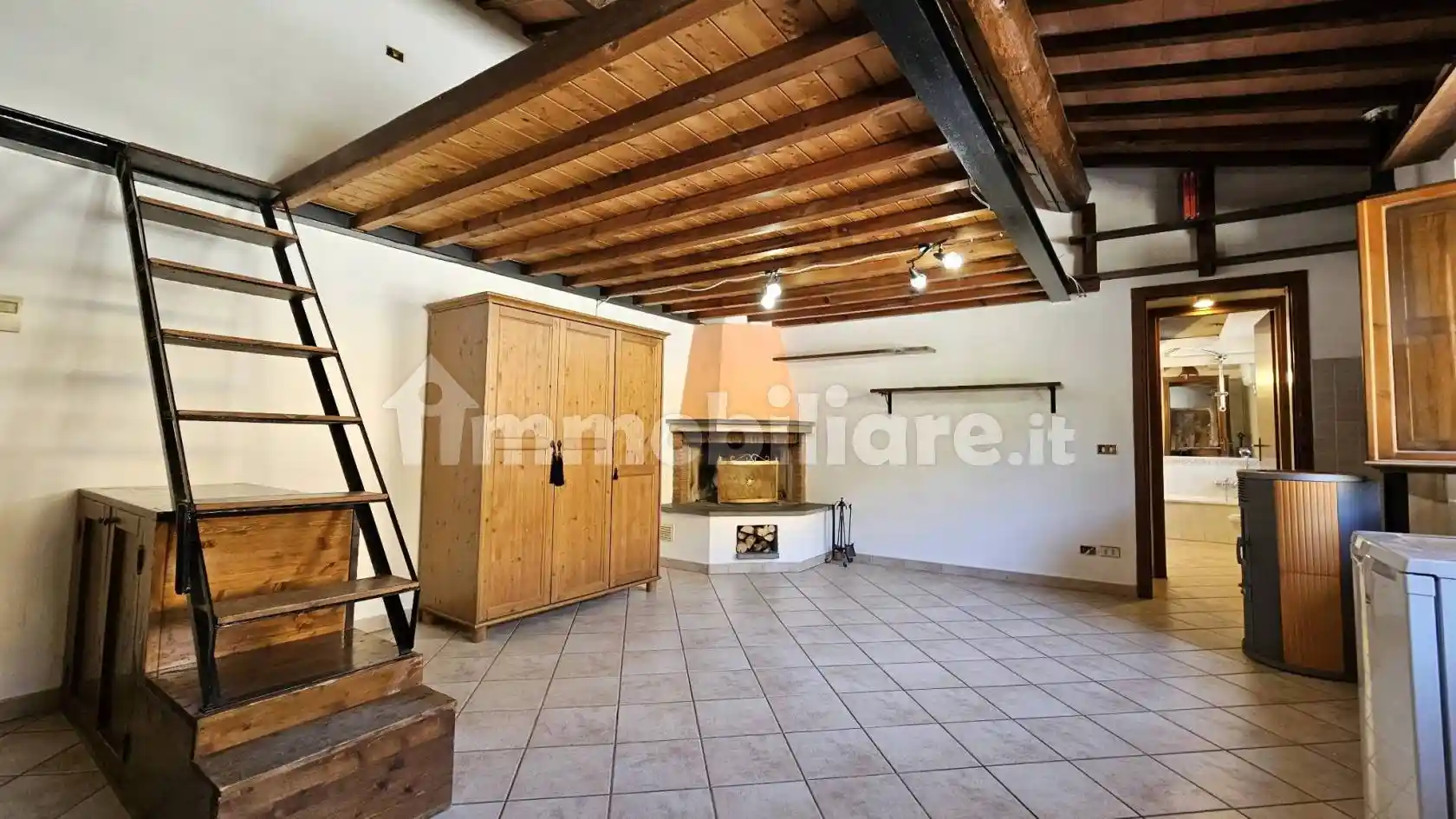 Appartamento in affitto a Calenzano