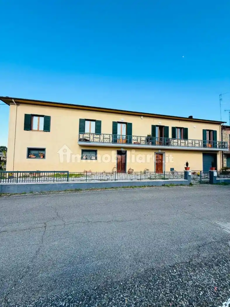 Villa in vendita a Lucignano