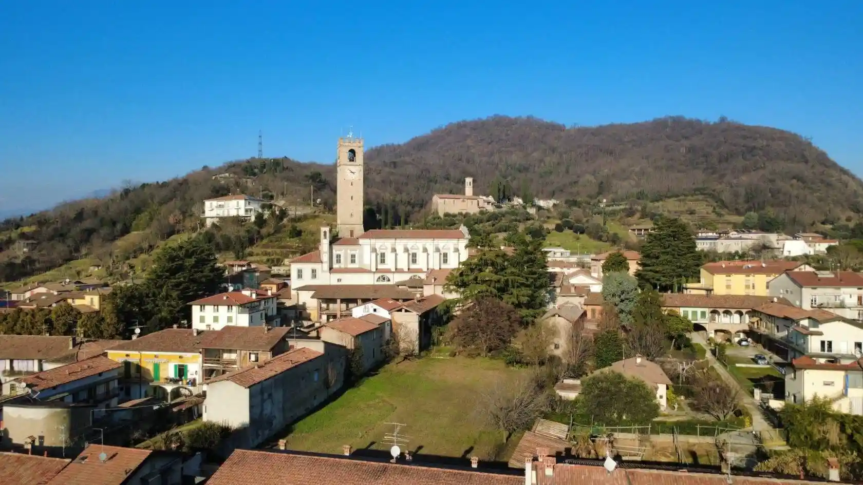 Palazzo - Edificio in vendita a Adro
