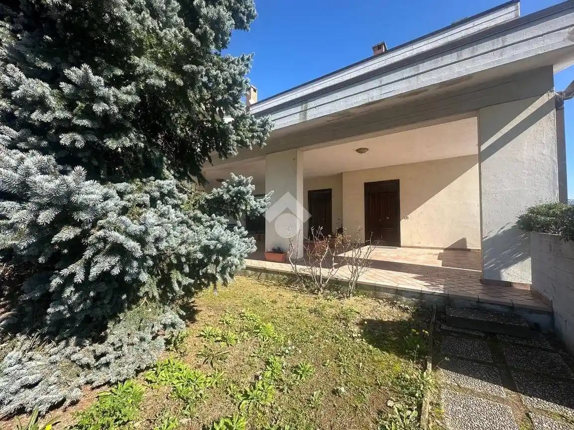 Appartamento in affitto a Montecastrilli