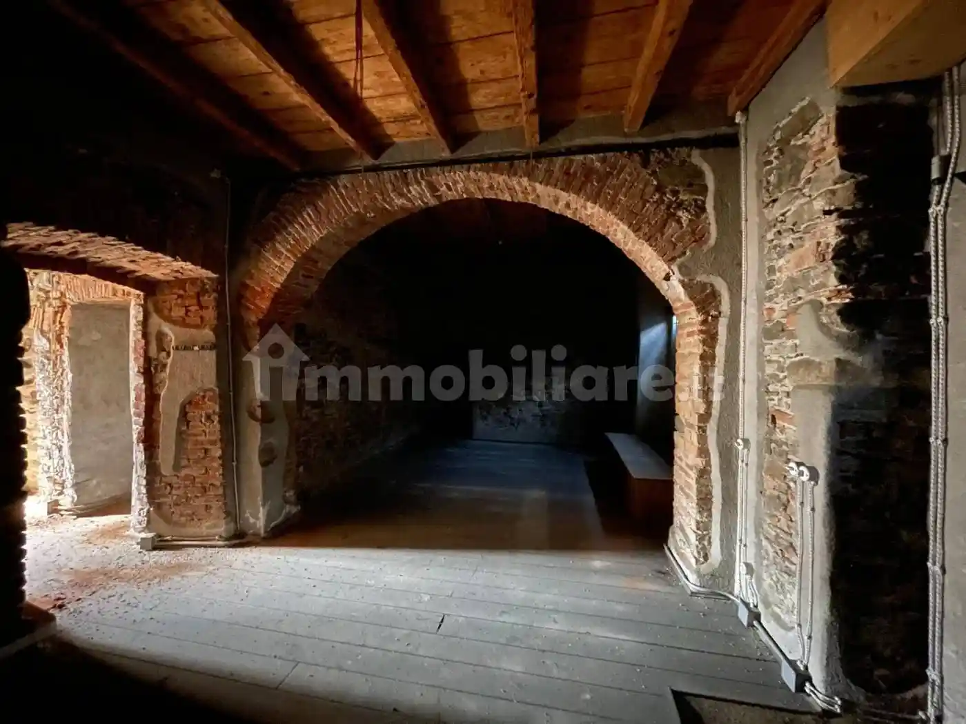 Palazzo - Edificio in vendita a Oggiono