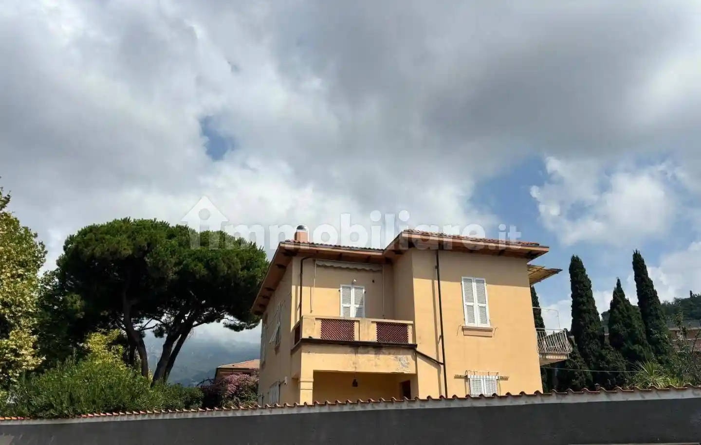 Villa in vendita a Massa