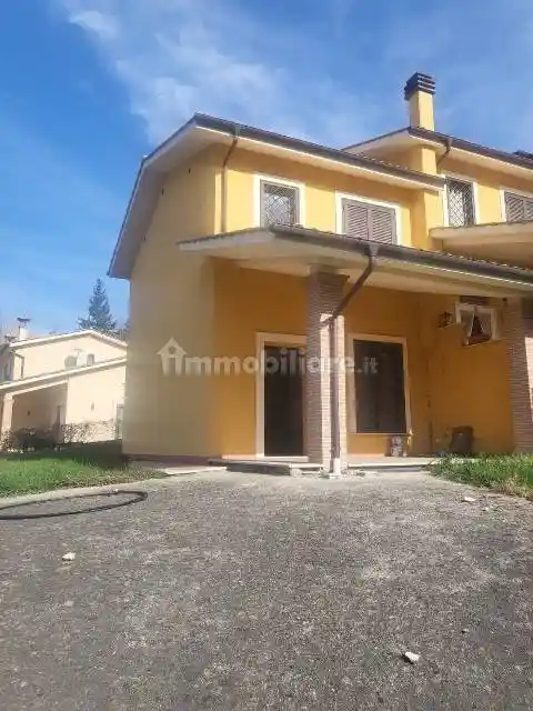 Villetta a schiera in vendita a Scandriglia