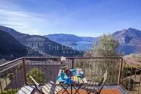 Appartamento in vendita a Perledo