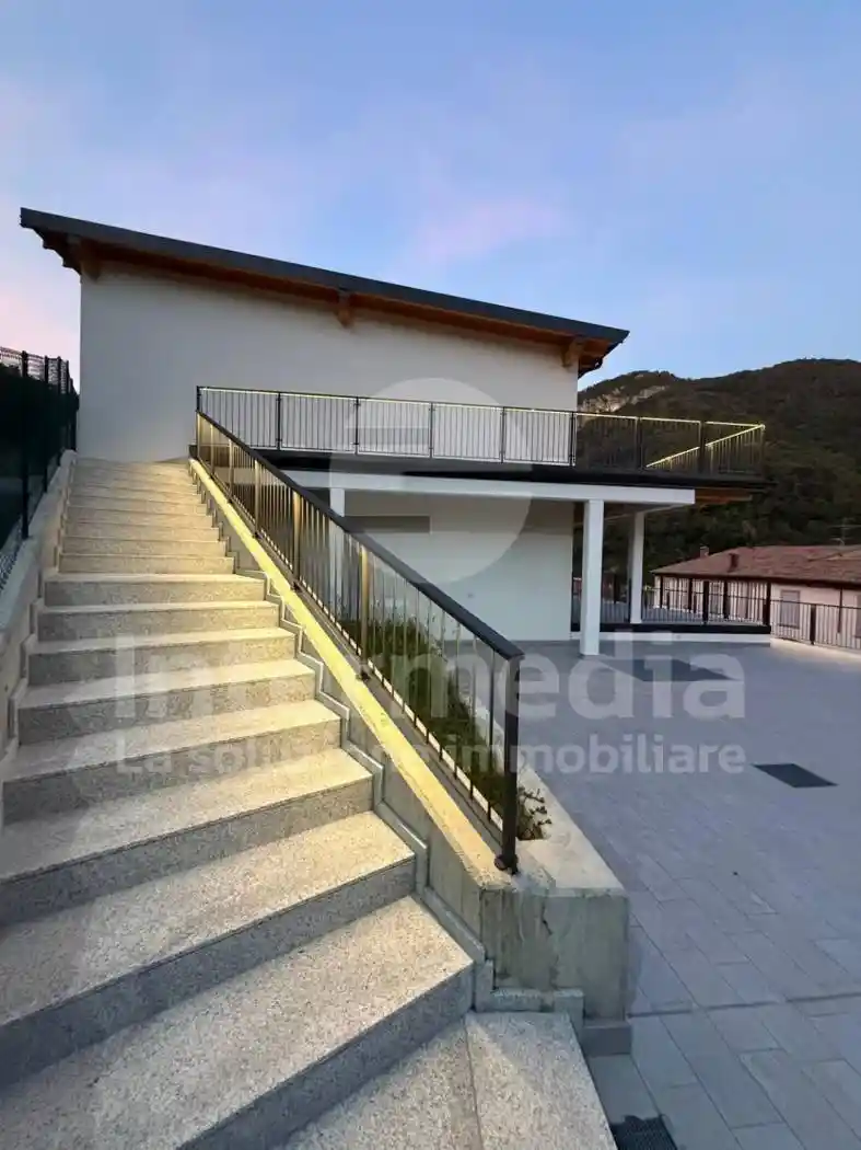 Appartamento in vendita a Adrara San Martino