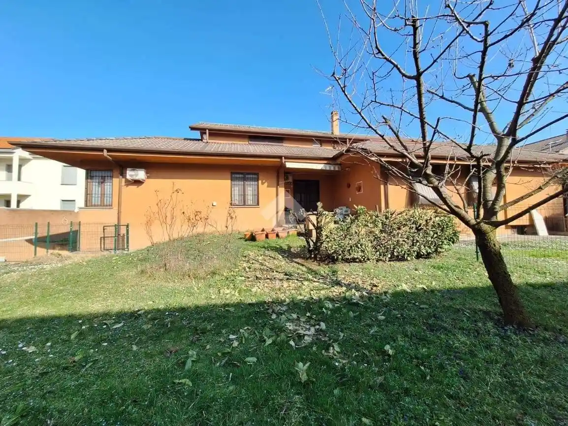 Villa in vendita a Desio