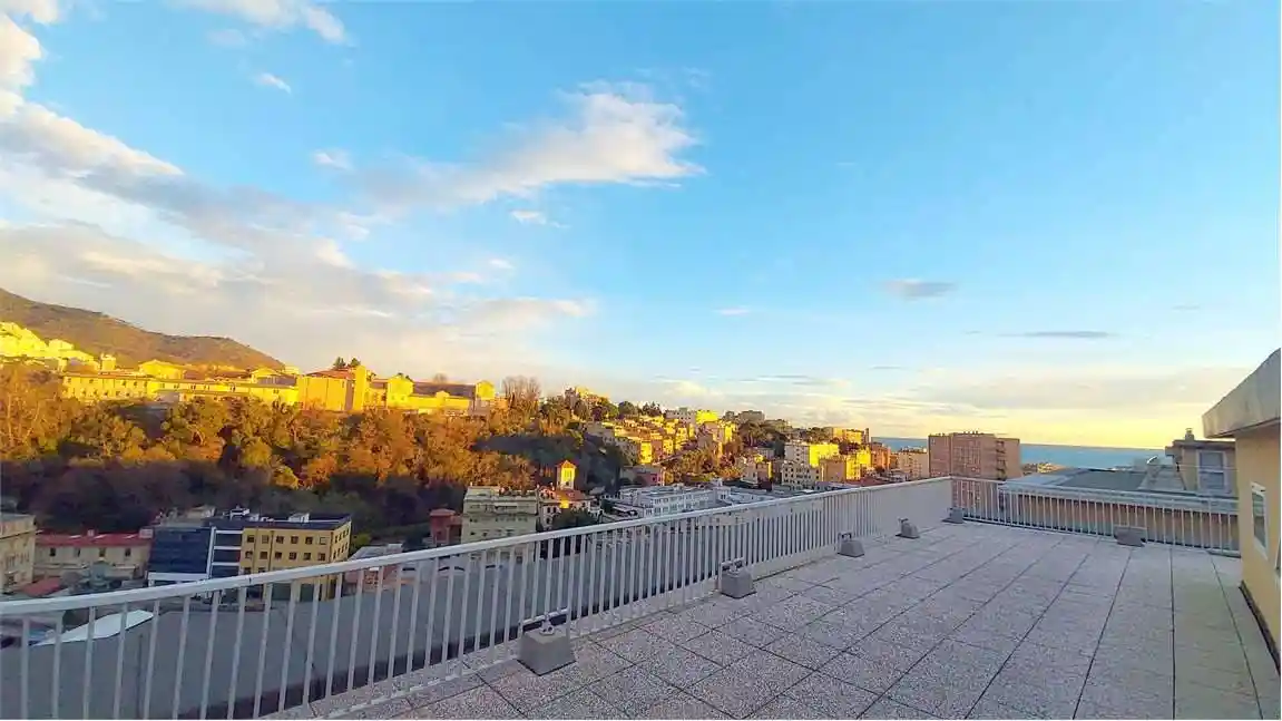 Appartamento in vendita a Genova