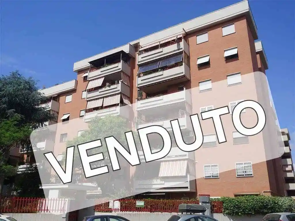 Appartamento in vendita a Roma