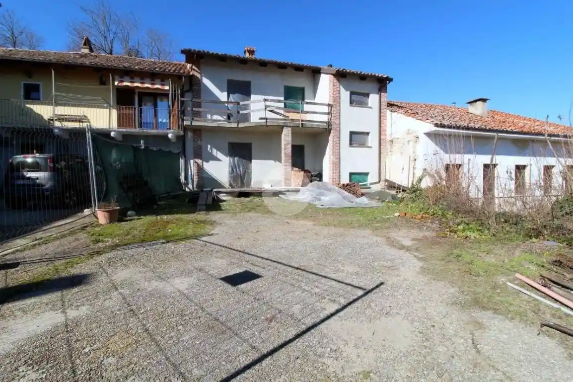 Casa indipendente in vendita a Santa Vittoria d'Alba