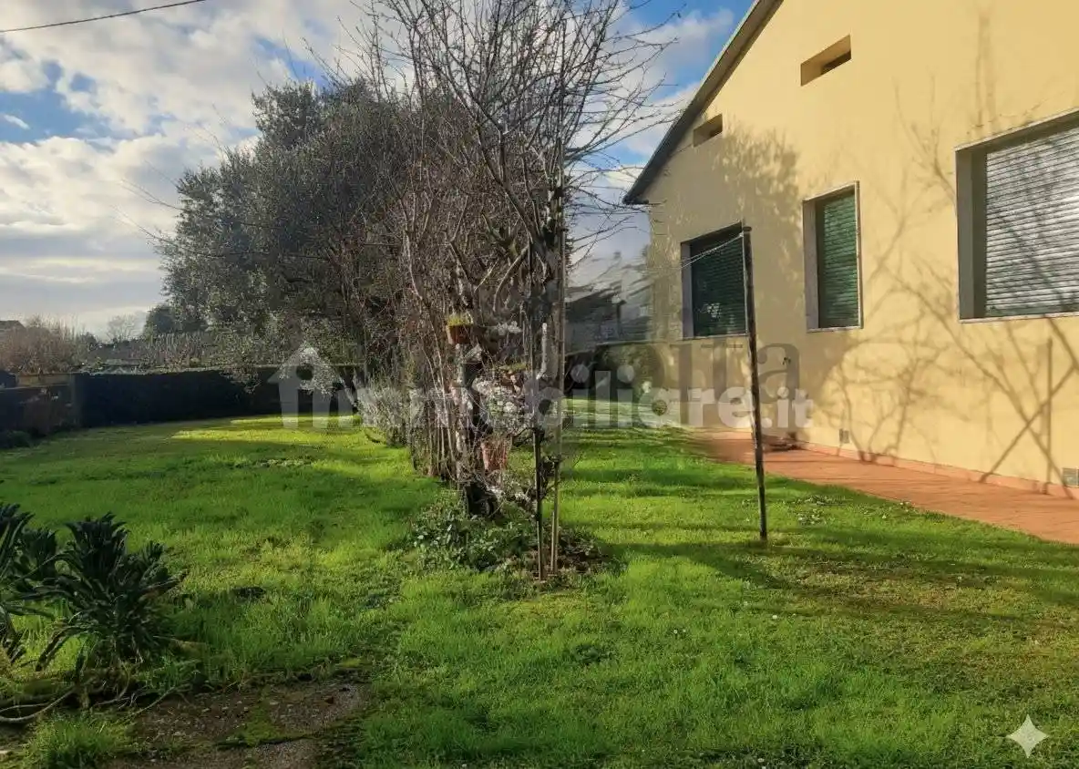 Villa in vendita a Lucca