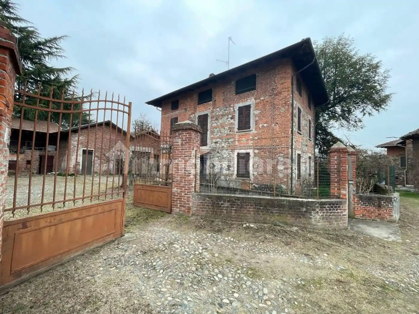 Villa in vendita a Lenta