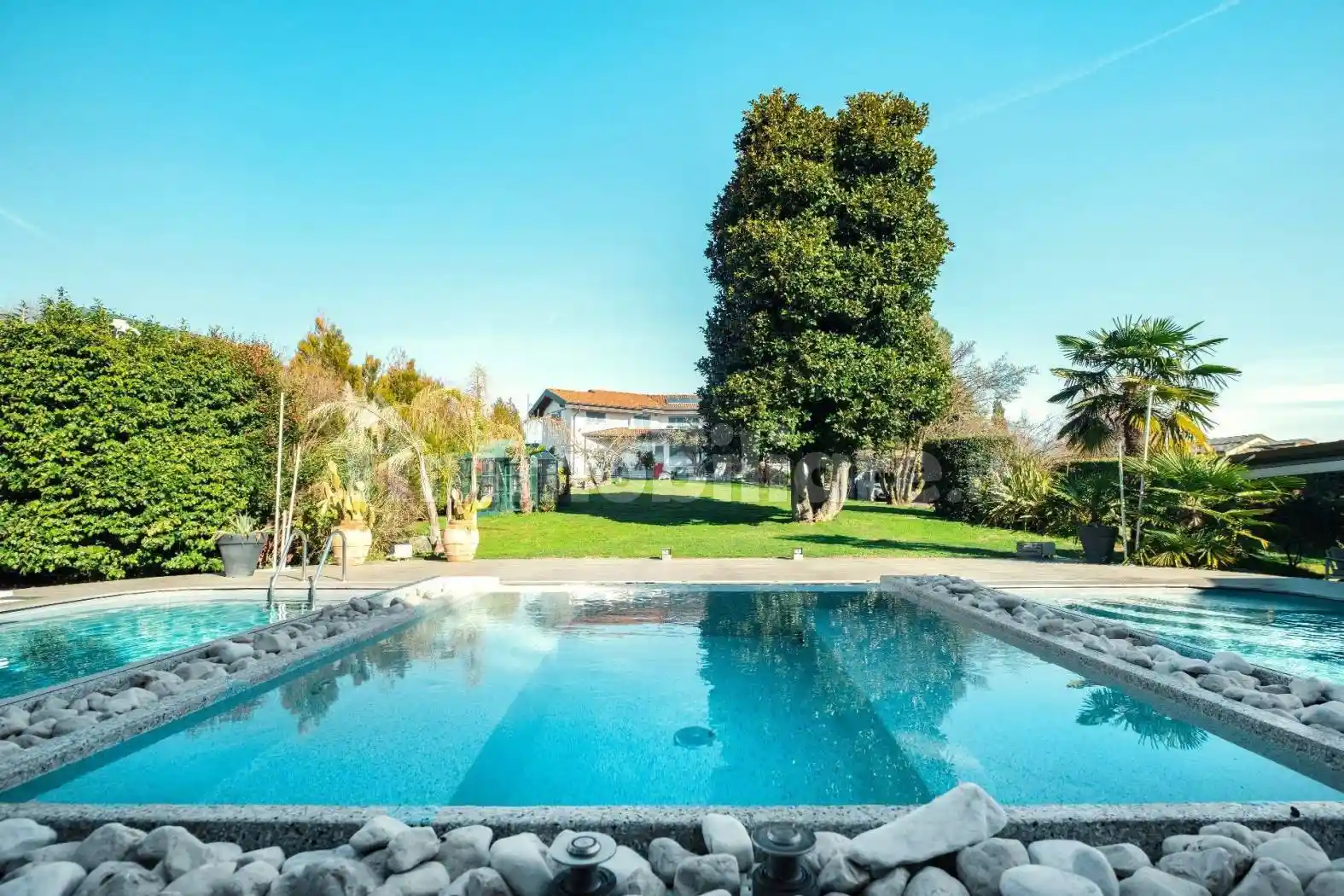 Villa in vendita a Capiago Intimiano