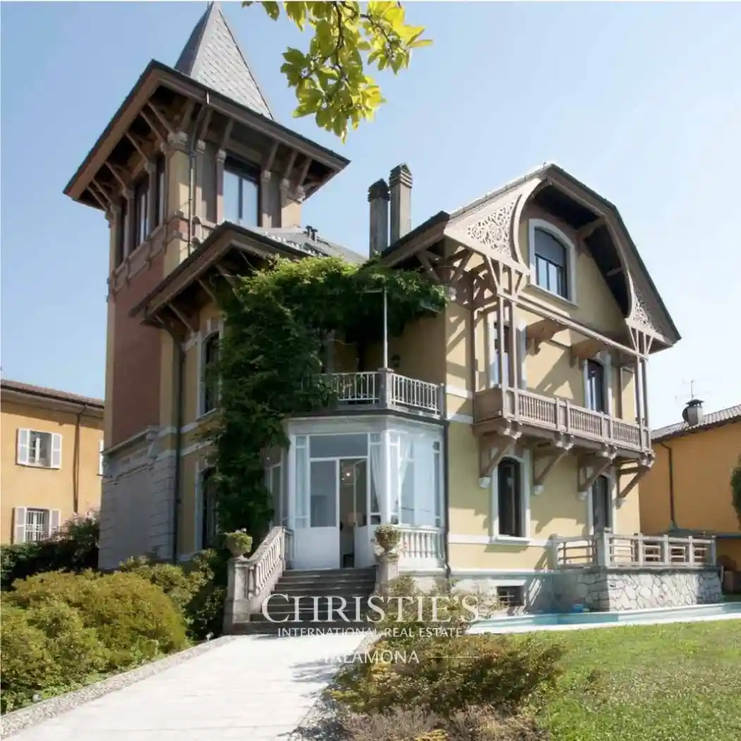 Villa in vendita a Porto Valtravaglia