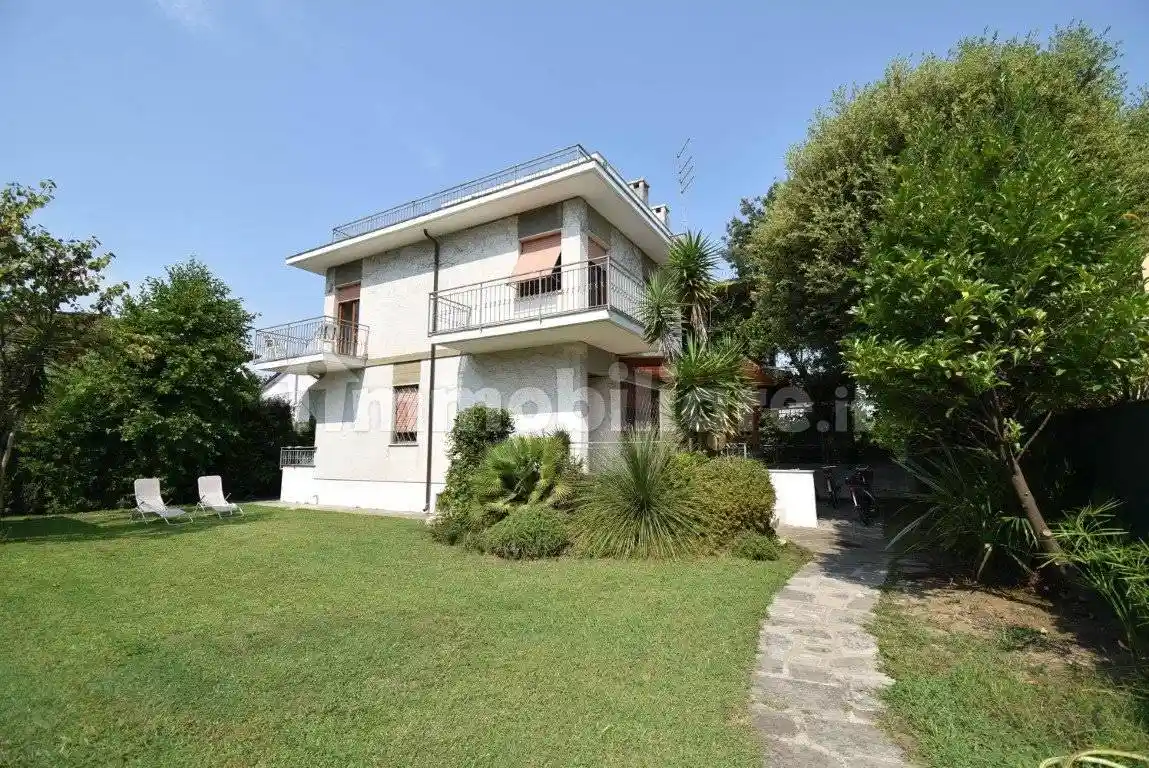 Villa in affitto a Forte dei Marmi