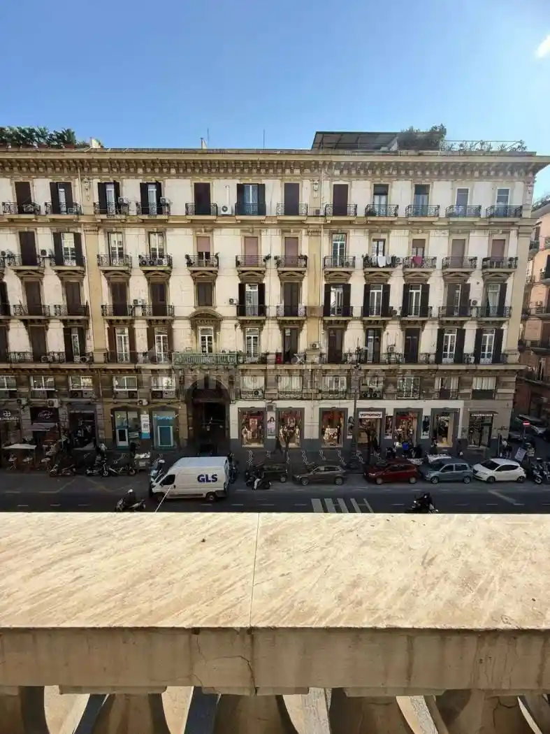 Appartamento in vendita a Napoli
