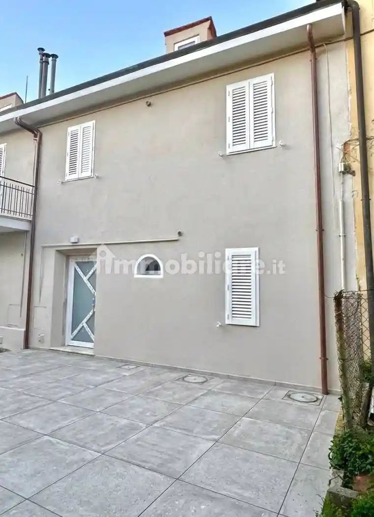 Casa indipendente in vendita a Pisa