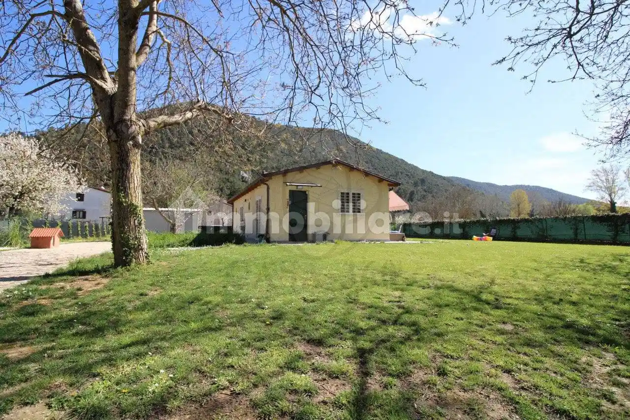 Casa indipendente in vendita a Terni