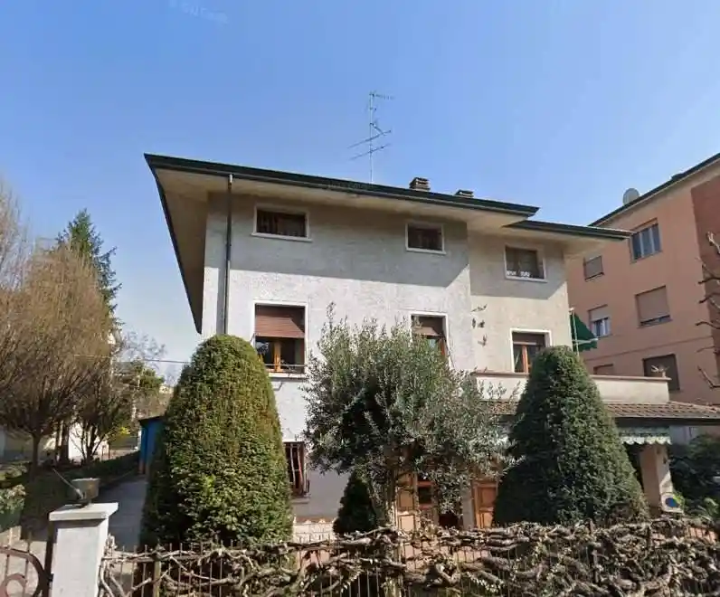 Casa indipendente in vendita a Reggio Emilia