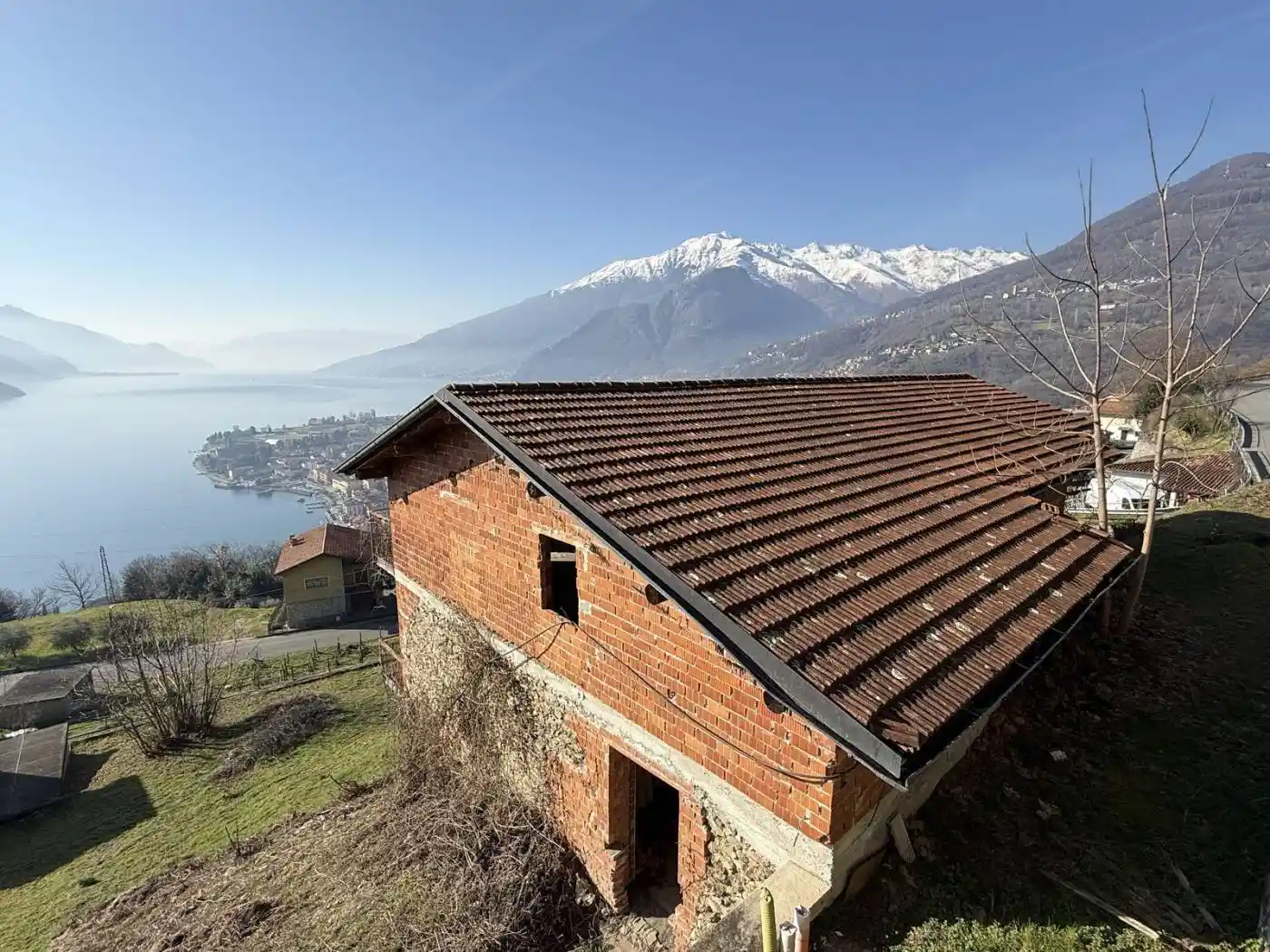 Villa in vendita a Gravedona ed Uniti