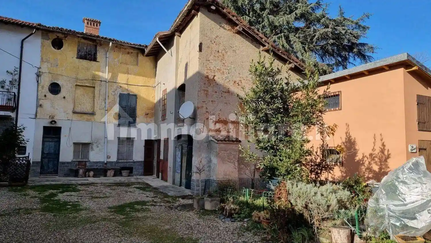 Villa in vendita a Pasturana