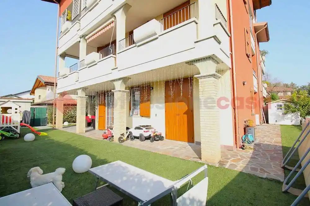 Appartamento in vendita a Vaprio d'Adda