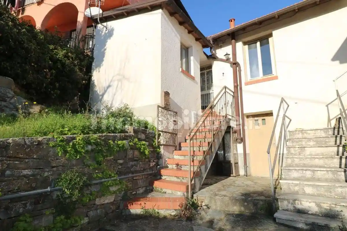 Casa indipendente in vendita a Diano Arentino