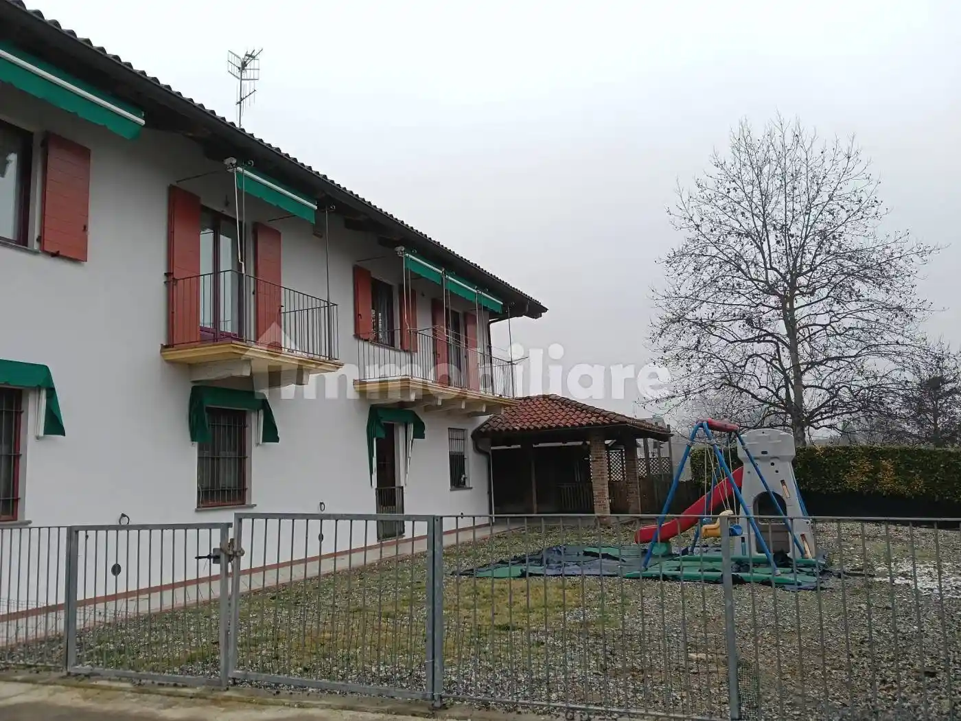 Villa in vendita a Monticello d'Alba