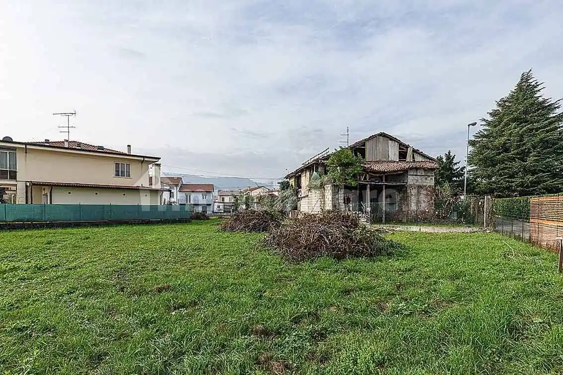 Rustico - Casale in vendita a Schio