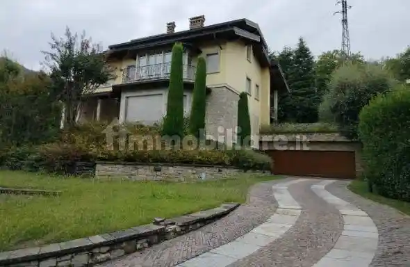 Villa in vendita a Casazza