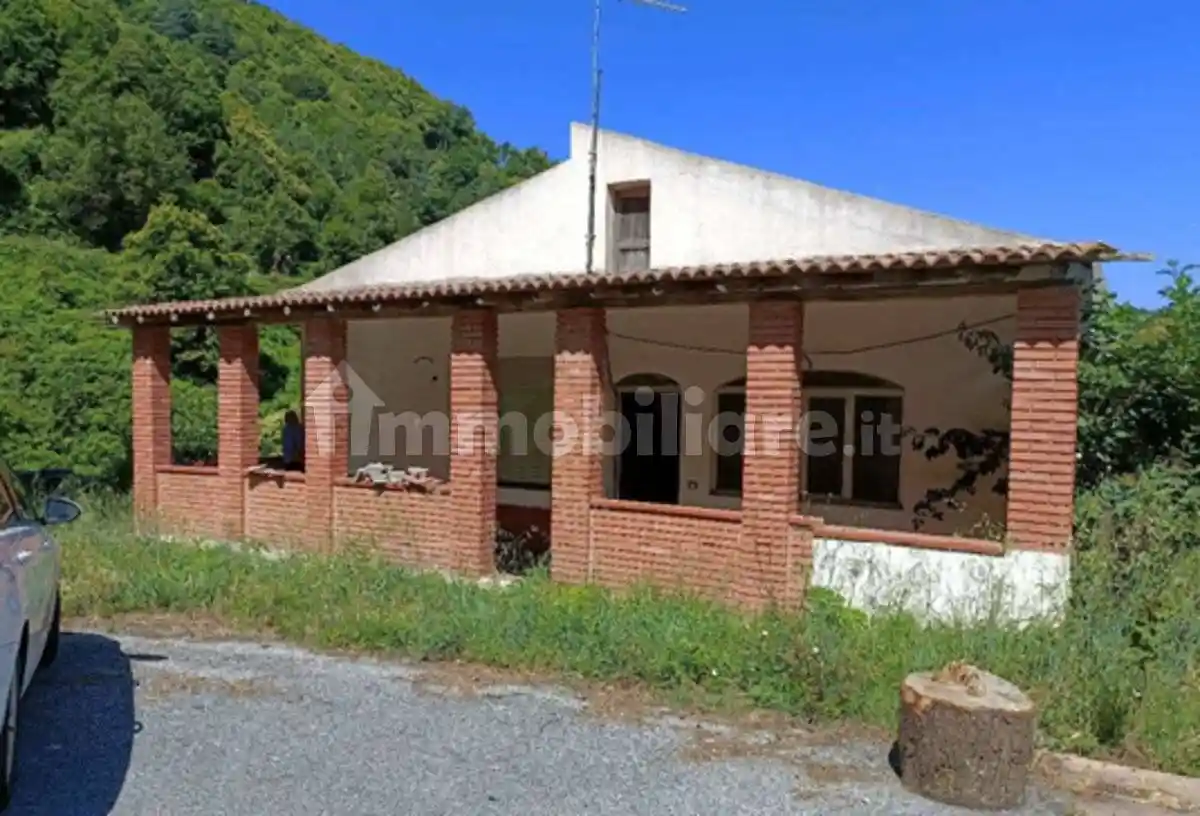Villa in vendita a Montalbano Elicona