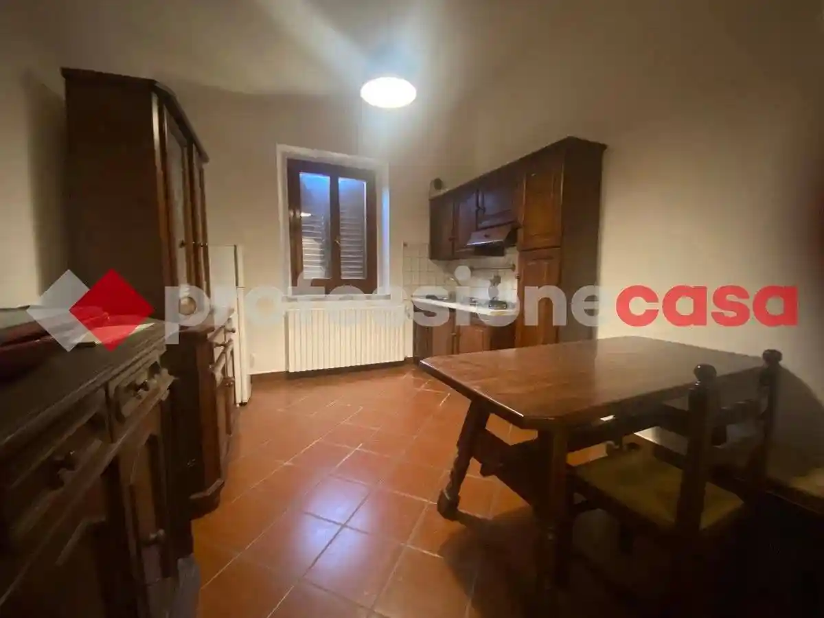 Appartamento in affitto a Capraia e Limite