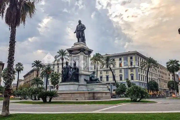 Palazzo - Edificio in vendita a Roma