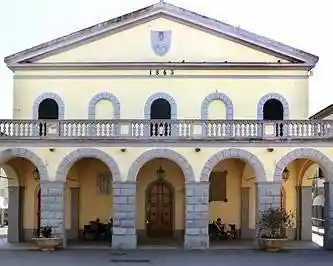 Appartamento in vendita a Cecina