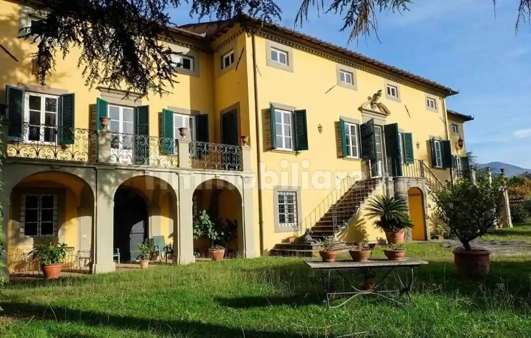 Villa in vendita a Lucca