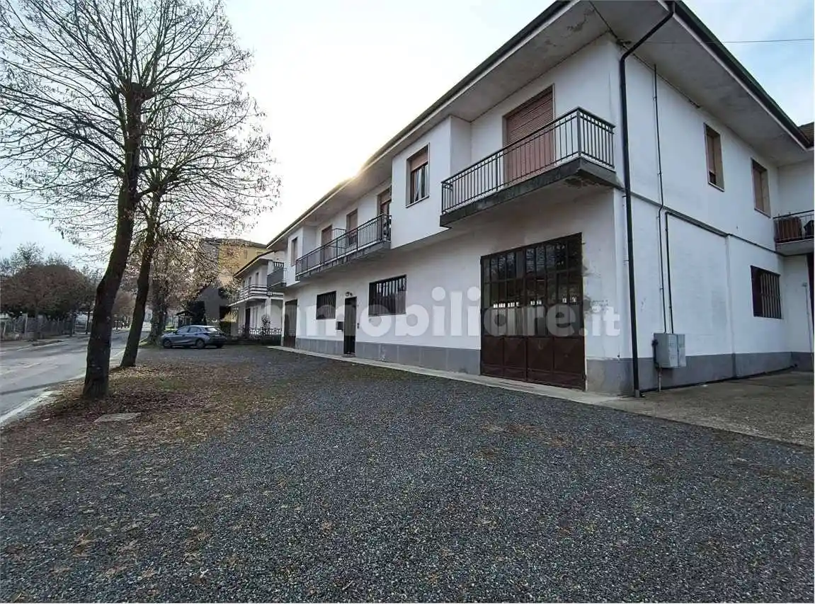 Casa indipendente in vendita a Calamandrana