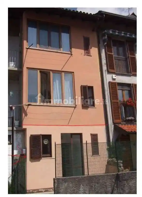 Appartamento in vendita a Carenno