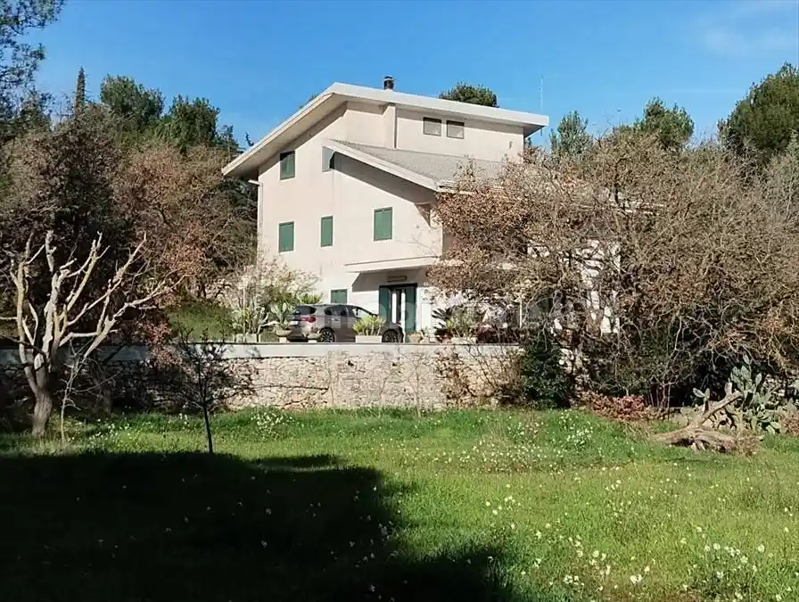 Villa in vendita a Acquaviva delle Fonti