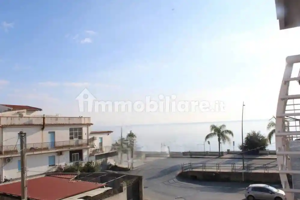 Casa indipendente in vendita a Roccalumera