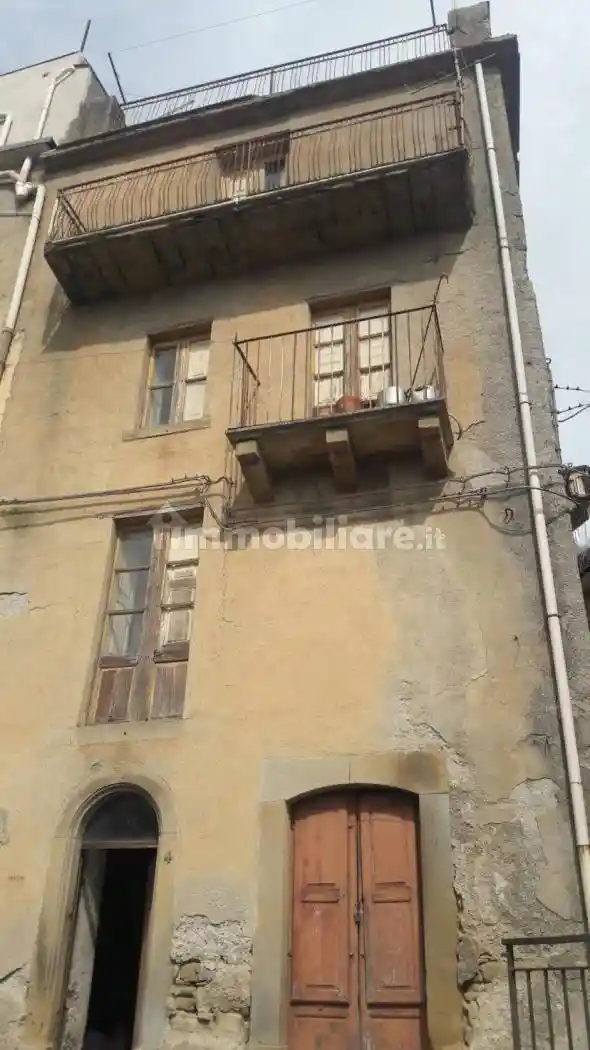 Appartamento in vendita a Ucria