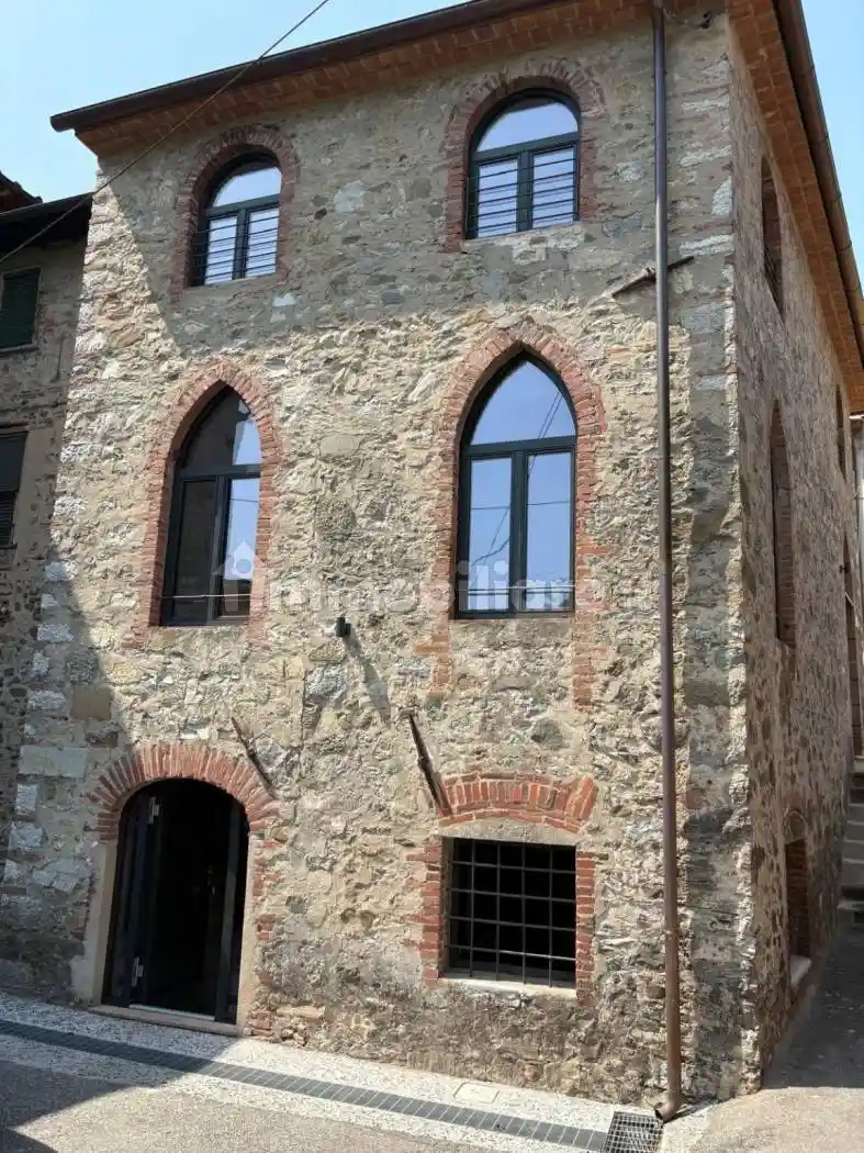 Casa indipendente in vendita a Borgo a Mozzano