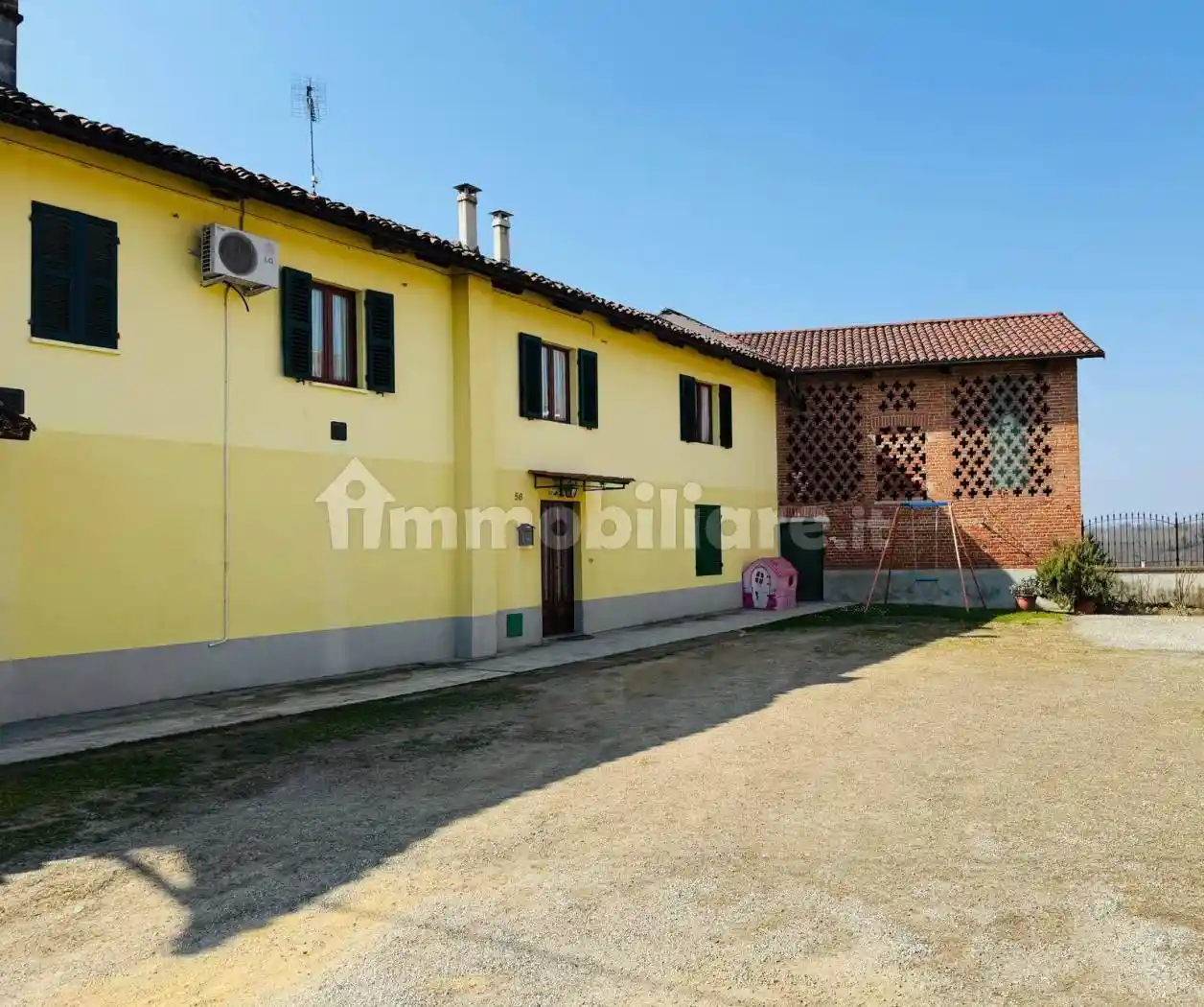 Casa indipendente in vendita a Viale