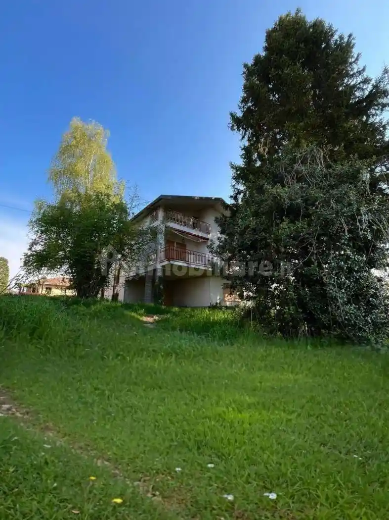 Villa in vendita a Albizzate