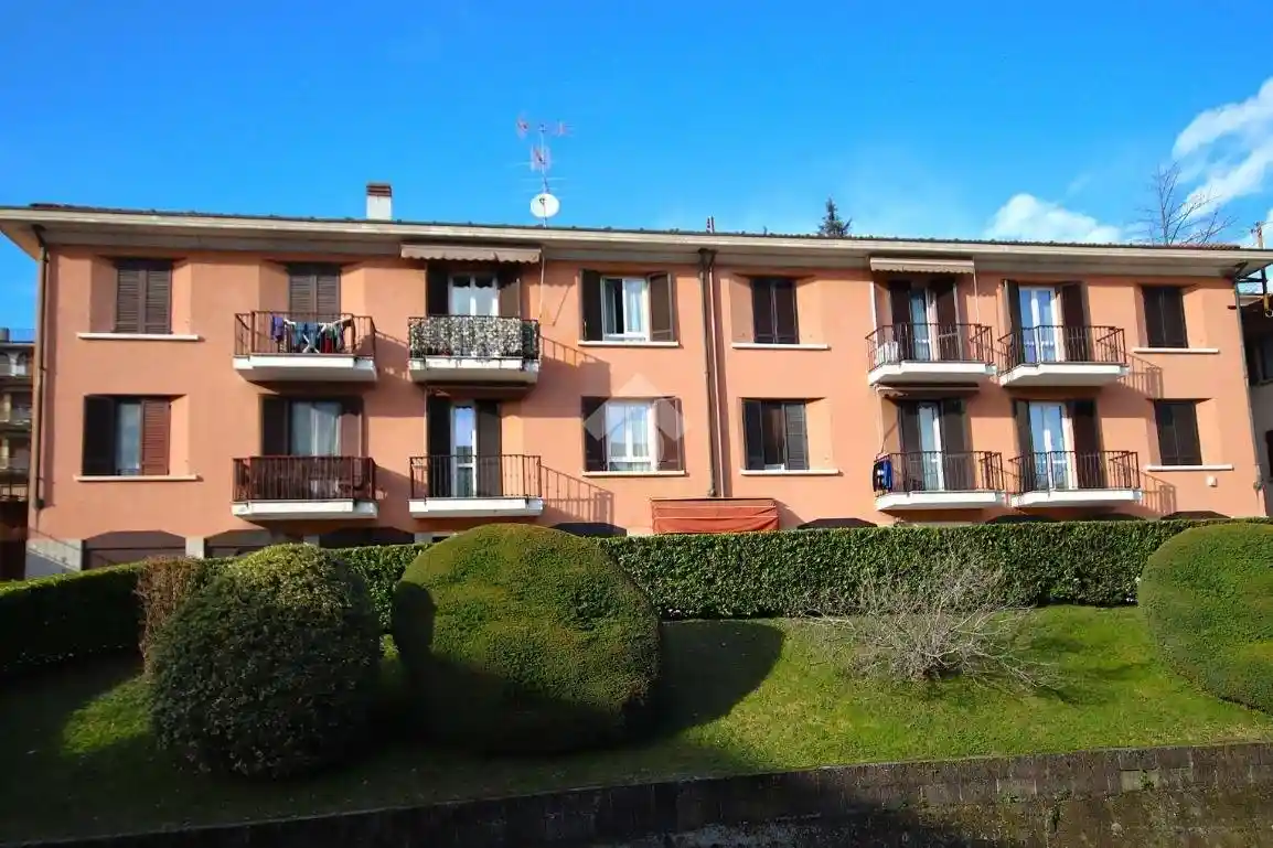 Appartamento in vendita a Barzanò